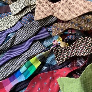 MAKE ME AN OFFER  Bundle of SILK gorgeous vintage ties 27 total